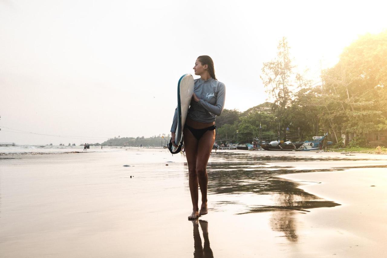 Layback Boutique Surf & Yoga Camp Sri Lanka Hostel Weligama Exterior foto