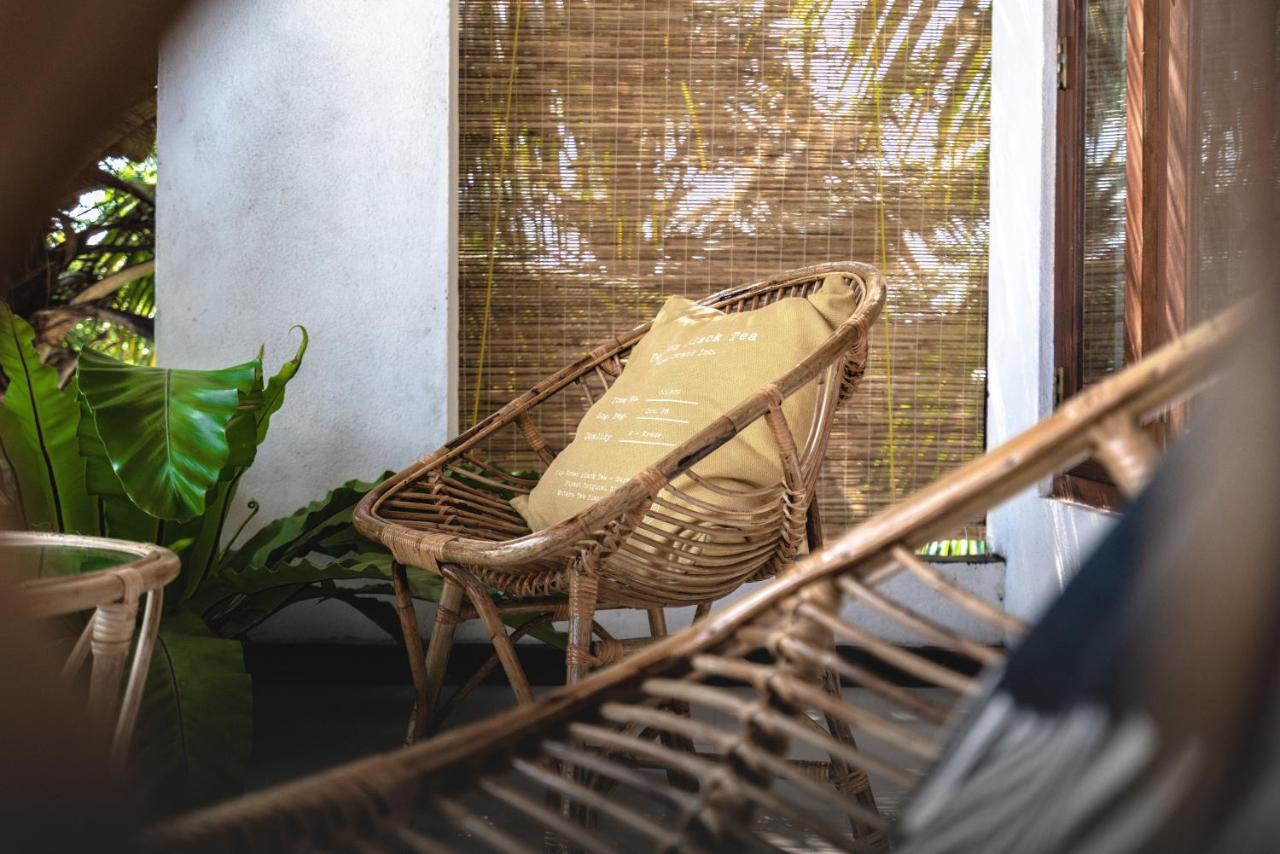 Layback Boutique Surf & Yoga Camp Sri Lanka Hostel Weligama Exterior foto